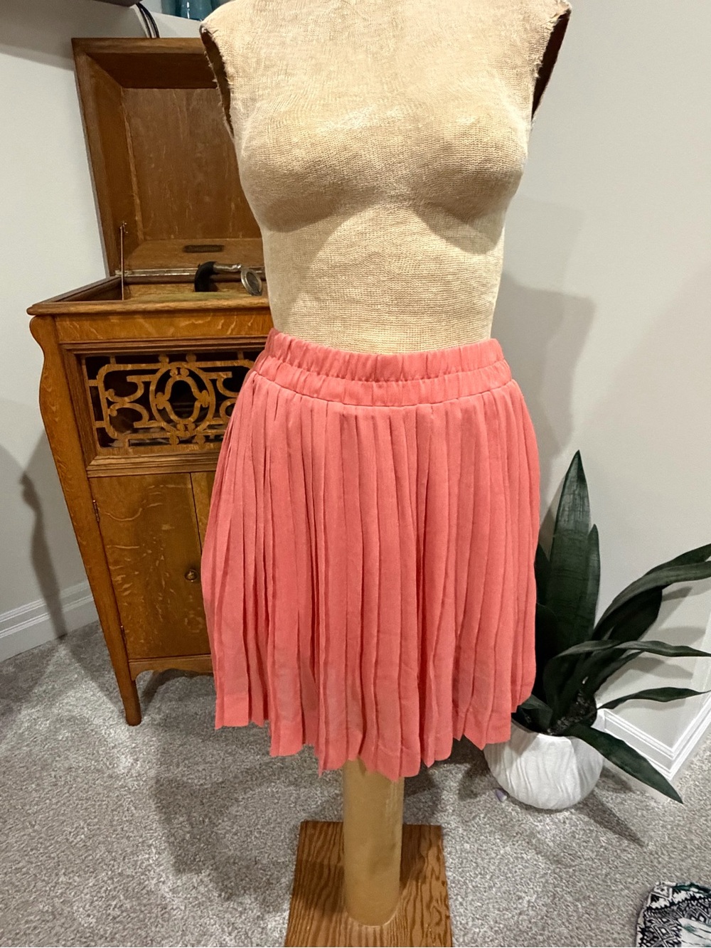 Pleated Coral Mini Skirt
